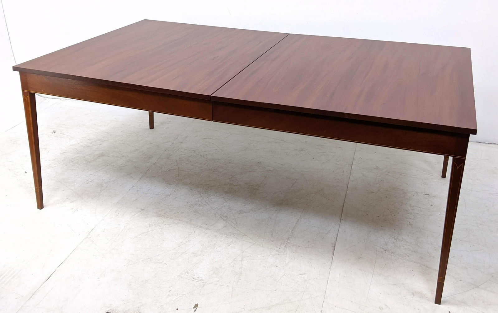 Large Mahogany Dining Table w/ Hepplewhite Style Inlay (1 of 11)