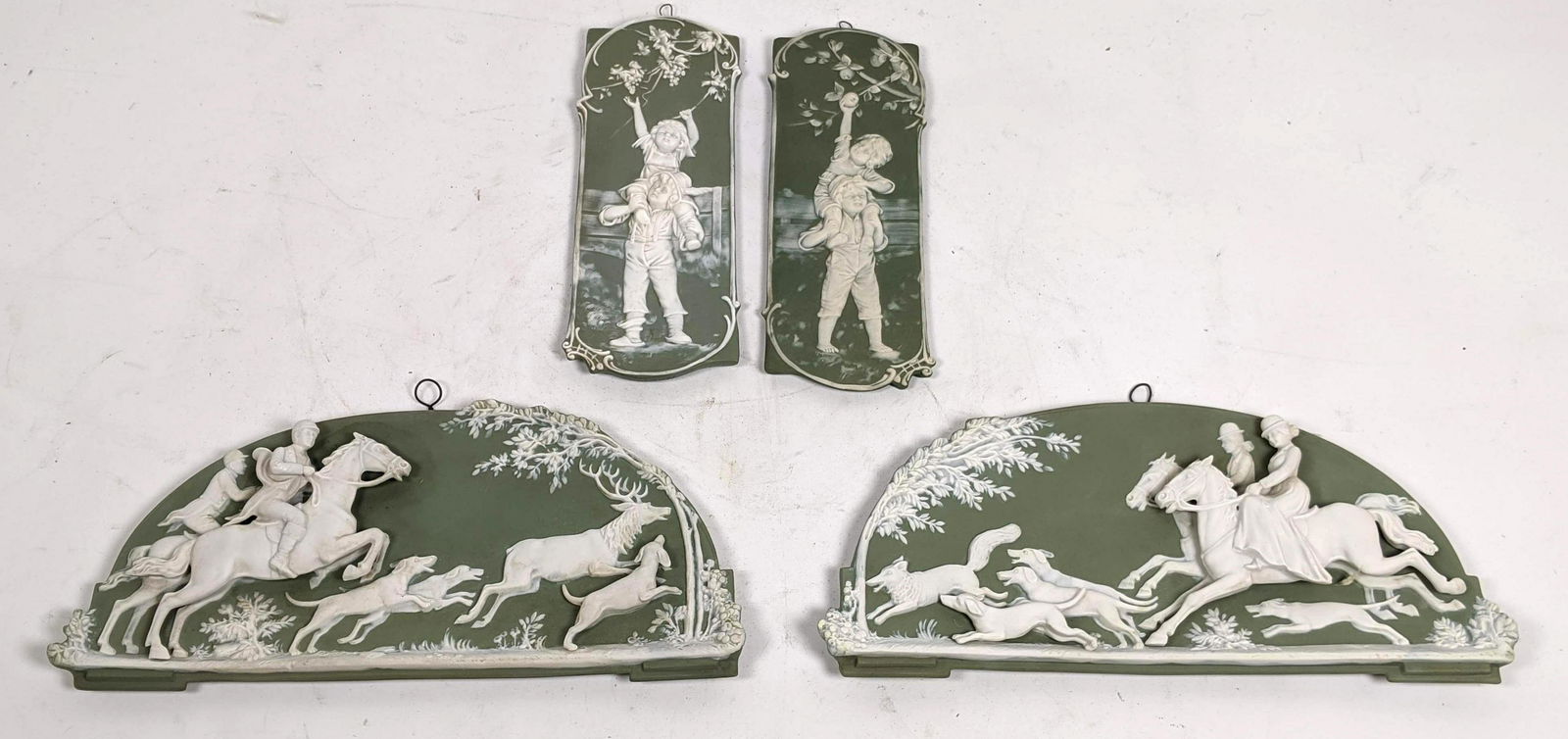 4 Pc Green Jasperware Plaques Hunt scene. deep 3 dimens (1 of 19)