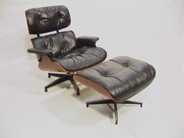 EAMES Herman Miller Rosewood Lounge Chair and Ottom