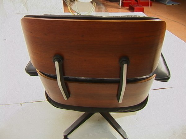 EAMES Herman Miller Rosewood Lounge Chair and Ottom - 8