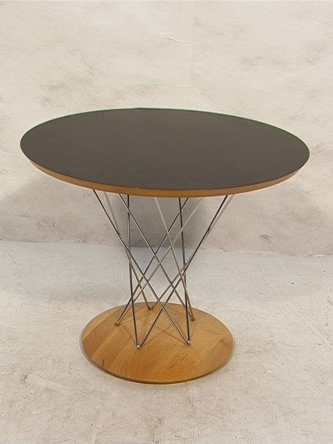 194 Isamu Noguchi By Modernica Cyclone Side Table Bla
