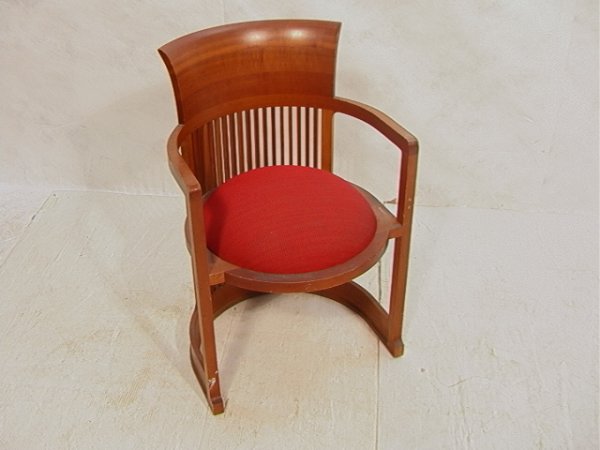 Frank Lloyd WRIGHT for CASSINA Arm Chair. Drop in
