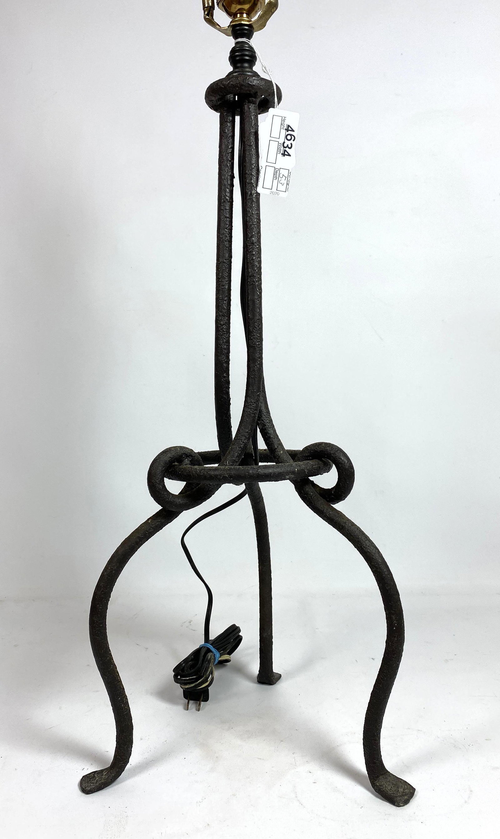 Twisted Iron Table Lamp. (1 of 9)