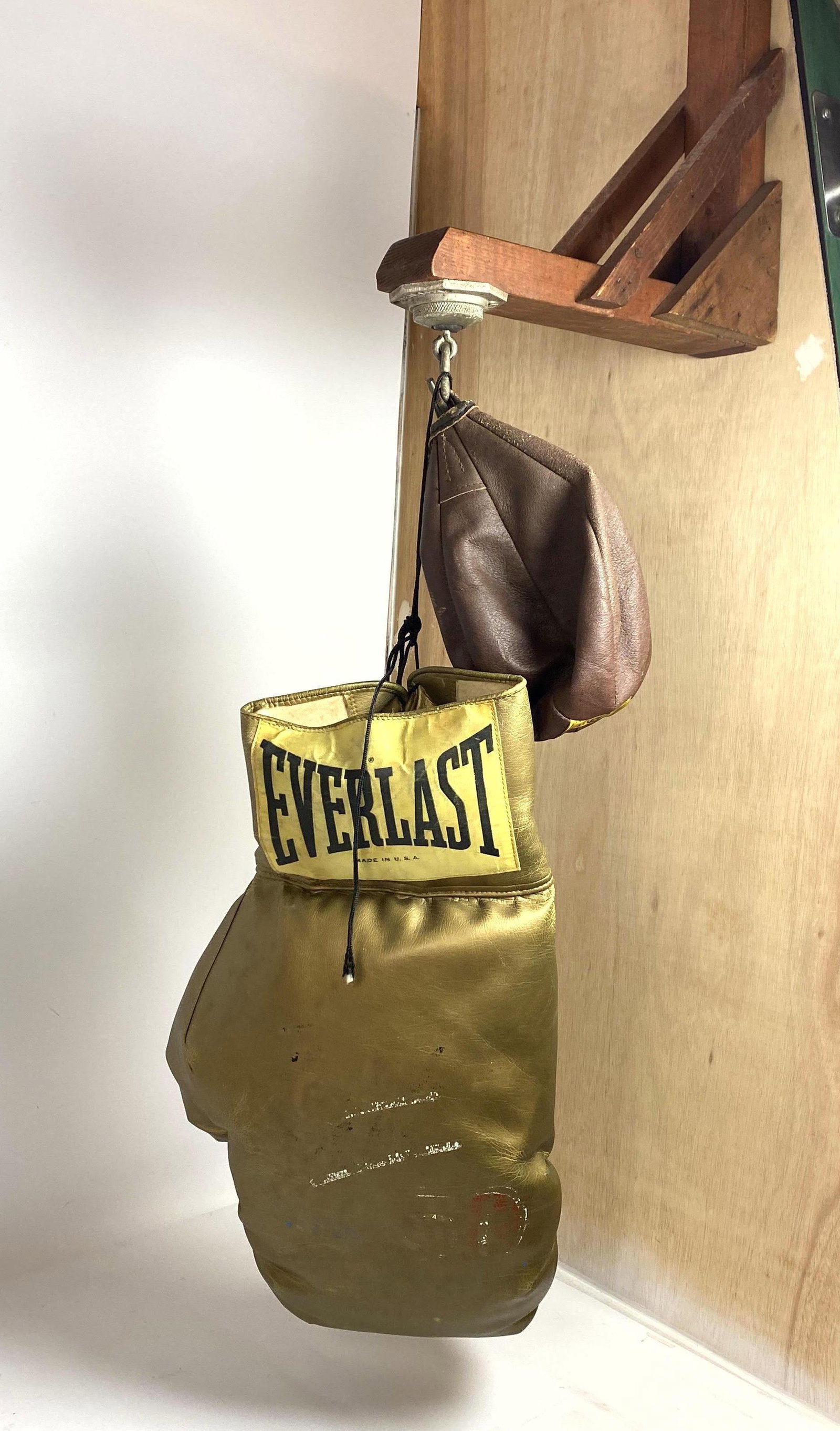 Vintage Boxing Speed Bag with Wooden Bracket and an Ove (1 of 10)