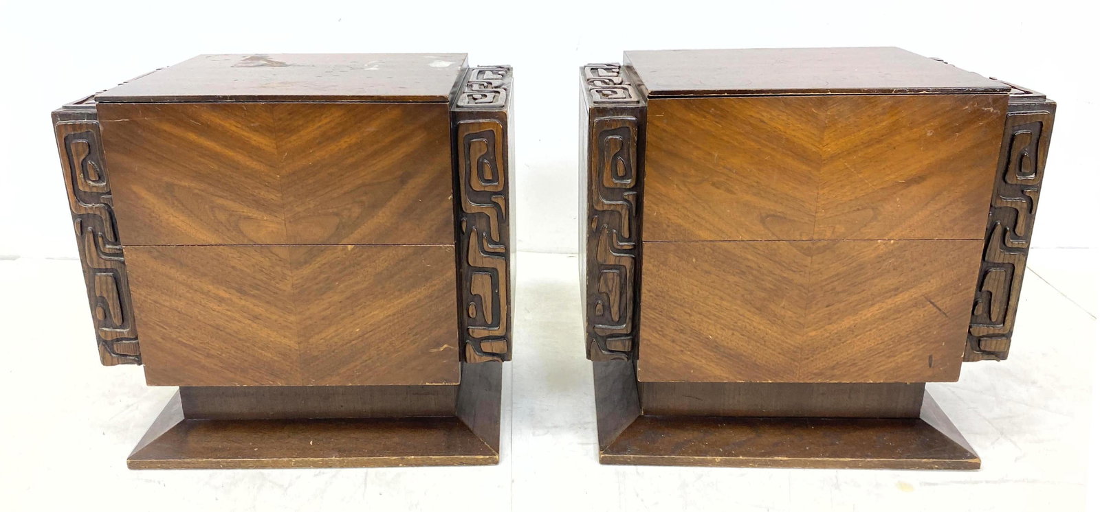Pair American Modern Walnut Side Tables.  Night Stands (1 of 7)