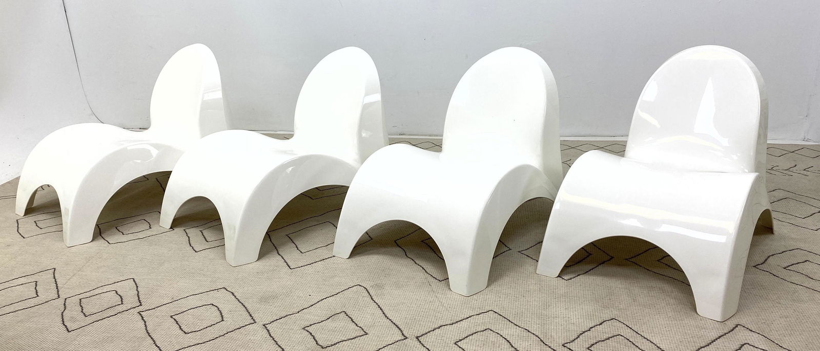 Set 4 LAGOON molded Plastic Lounge Chairs. AngelÕs Trum (1 of 10)