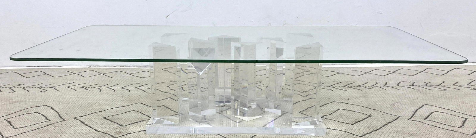 70Õs Modern Lucite Stalagmite Coffee Cocktail Table.  A (1 of 8)