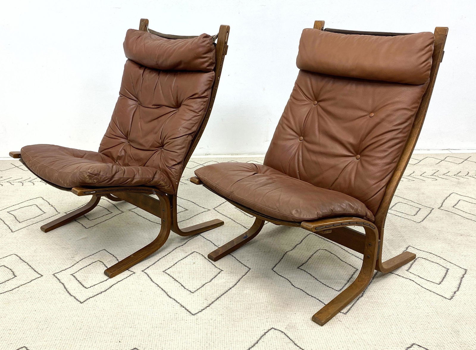 PAIR OF INGMAR RELLING for WESTNOFA CHAIRS.  Molded woo (1 of 10)