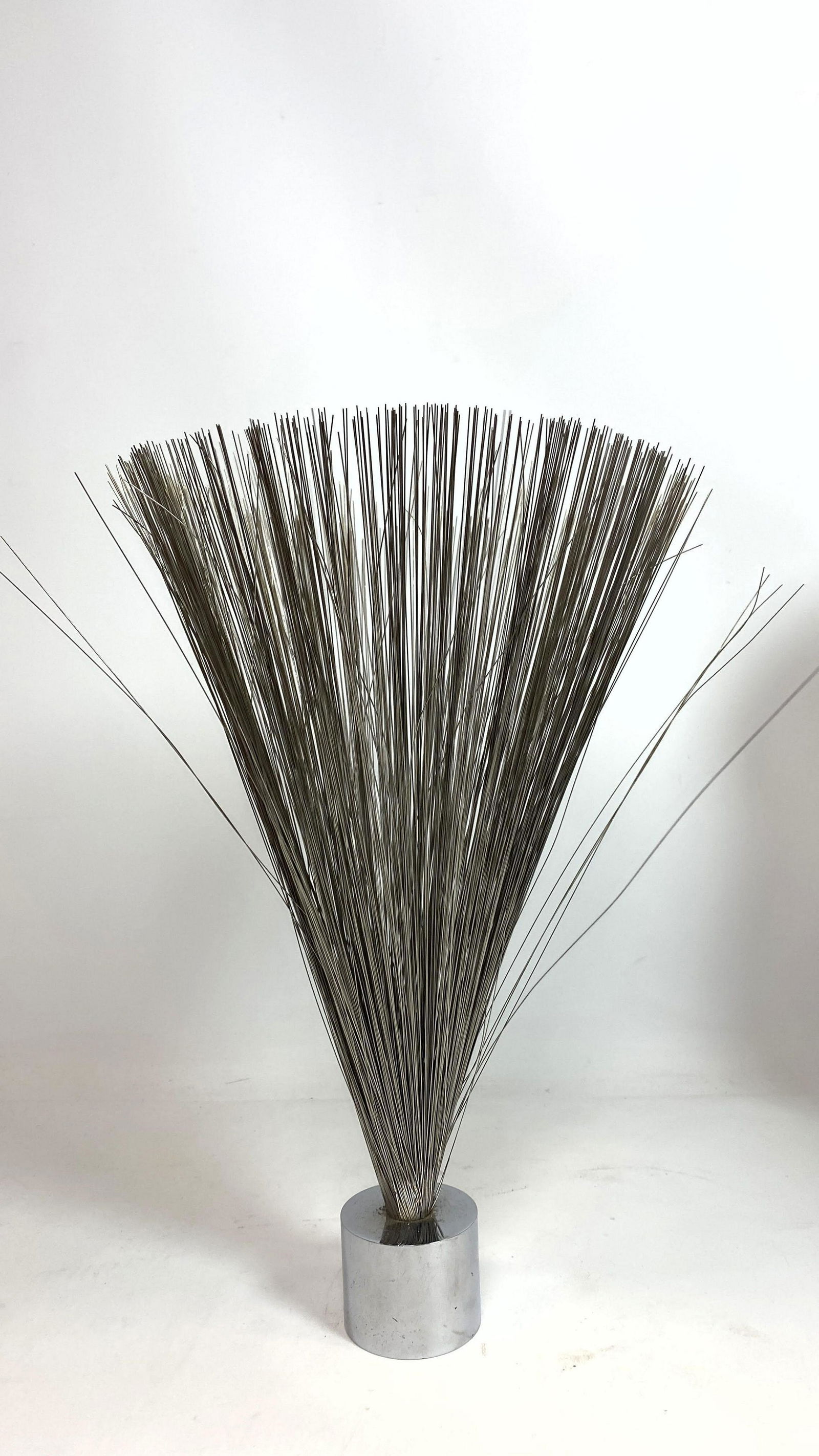HARRY BERTOIA Style Spray Table Sculpture. (1 of 5)