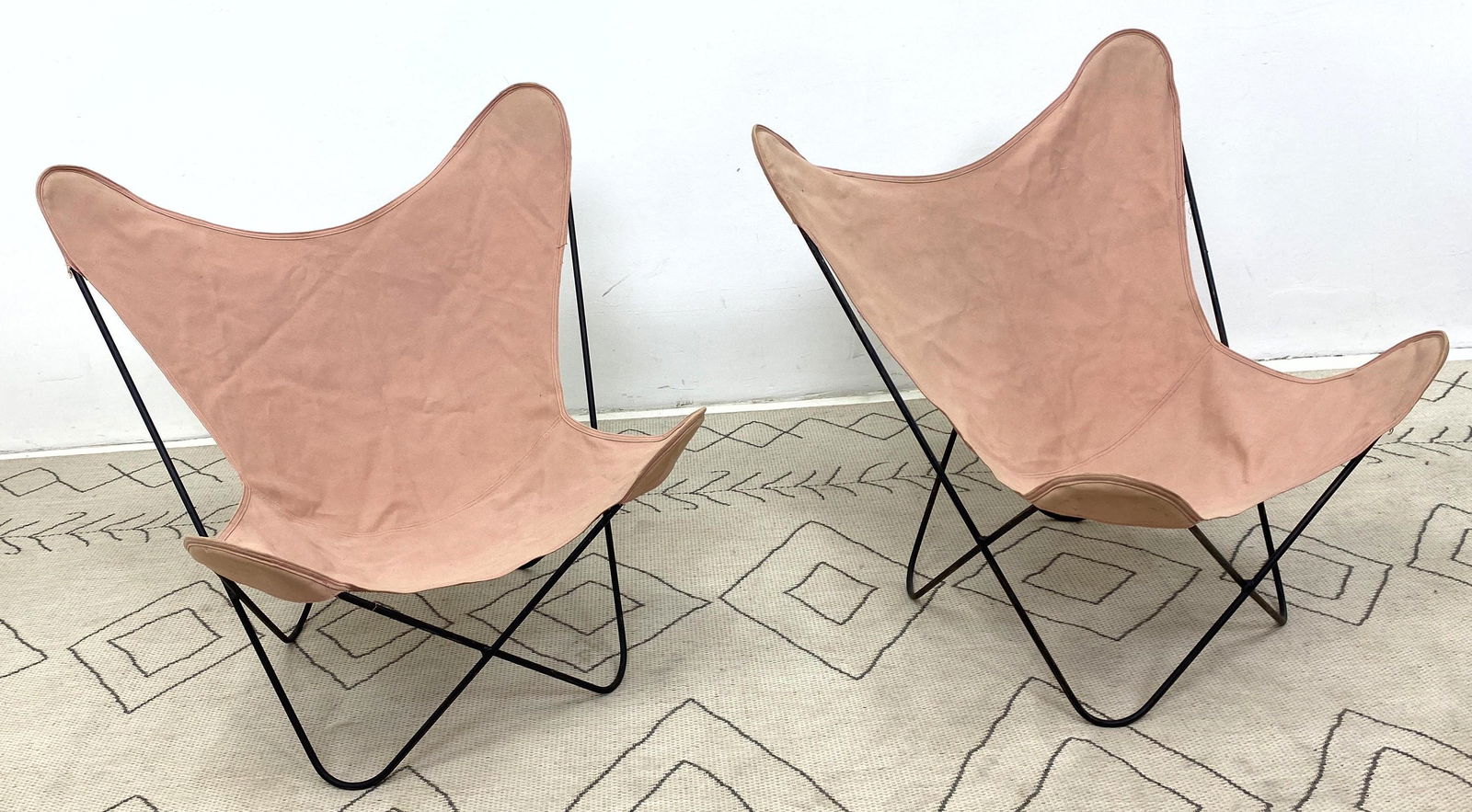 Pair Knoll Hardoy Butterfly Chairs. Iron and canvas. (1 of 8)