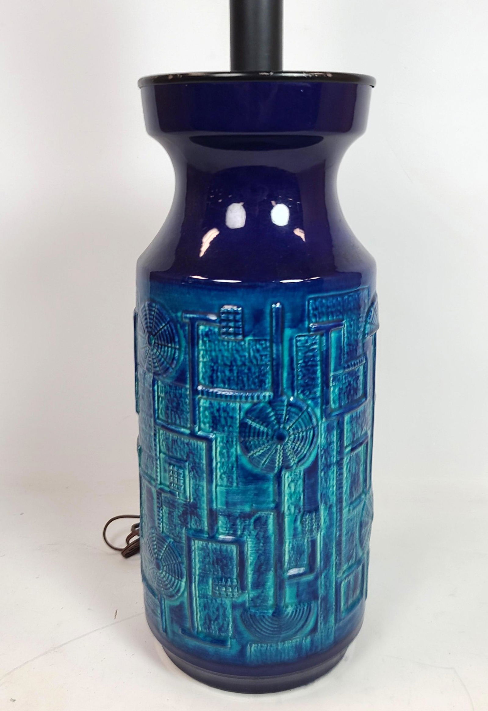 Mid Century Modern Blue Glazed Table Lamp.  Incised Pat (1 of 7)