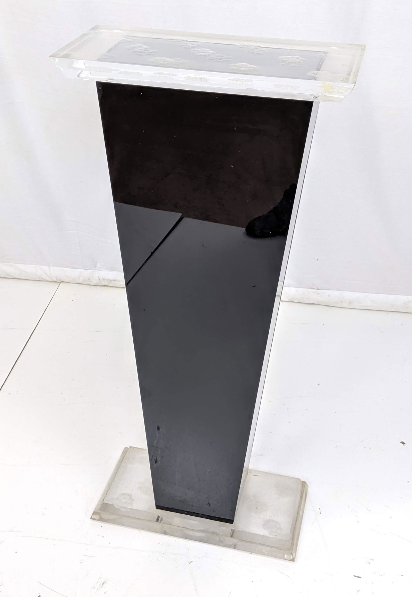 ACRYLICORE Modernist Black Lucite Display Pedestal. Tal (1 of 8)
