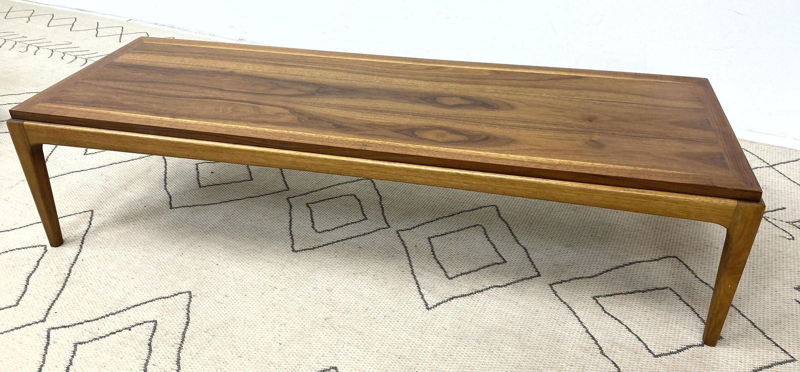LANE American Modern Walnut Coffee Cocktail Table. (1 of 9)