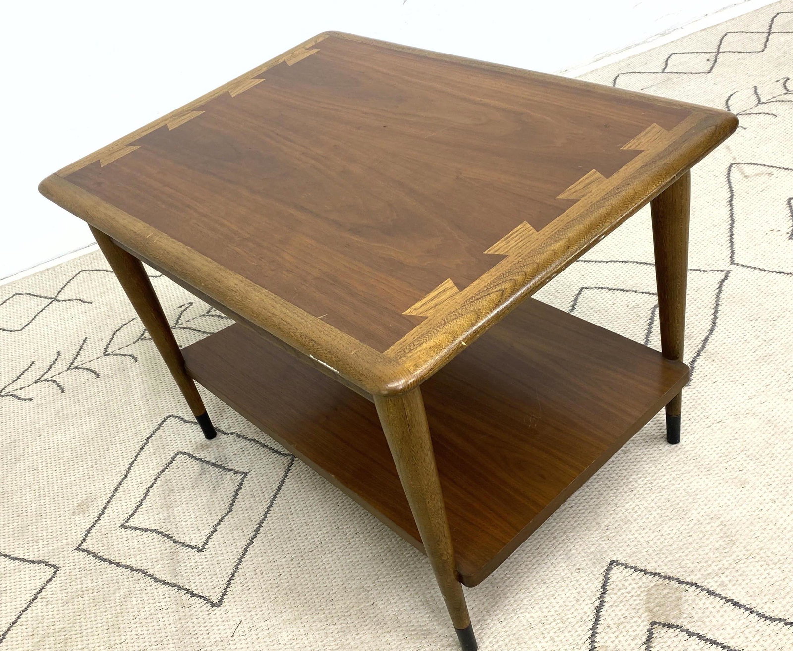 LANE  Acclaim Series Side Table. American Modern Side T (1 of 6)