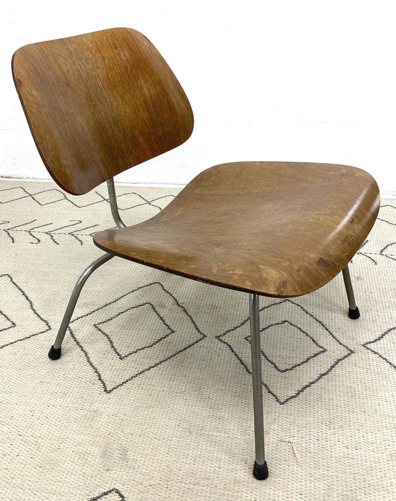 LCM Charles Eames For Herman Miller Lounge Chair.  Orig (1 of 8)