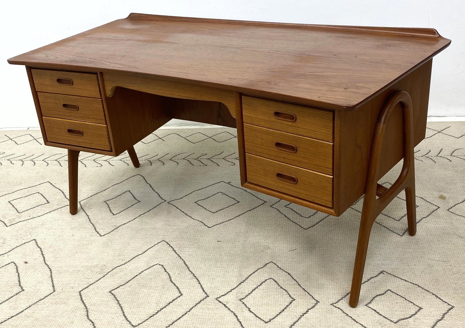 Svend Madsen curved Desk. Danish Modern Teak Curved Des (1 of 10)