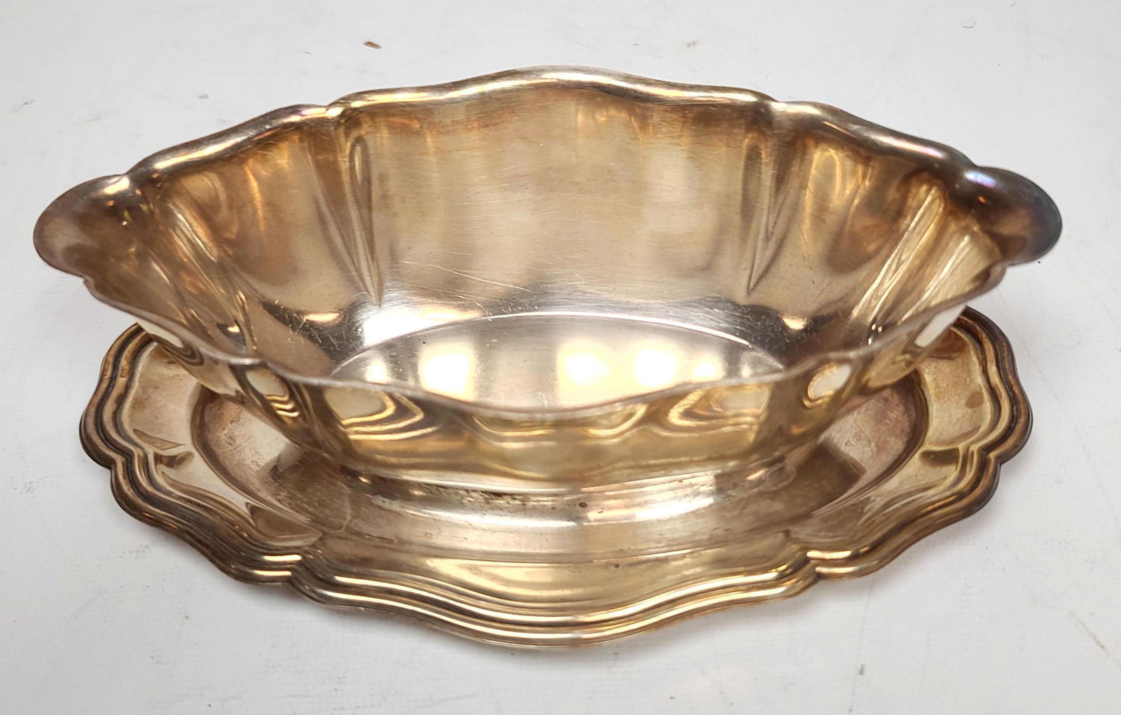 CHRISTOFLE France Sauce Boat.: CHRISTOFLE France Sauce Boat. -- Dimensions: H: 8 inches--- Weight: 12.96 Troy ozs. ---- --- US Shipping charge: $20 Plus insurance at a rate of $1 per hundred.