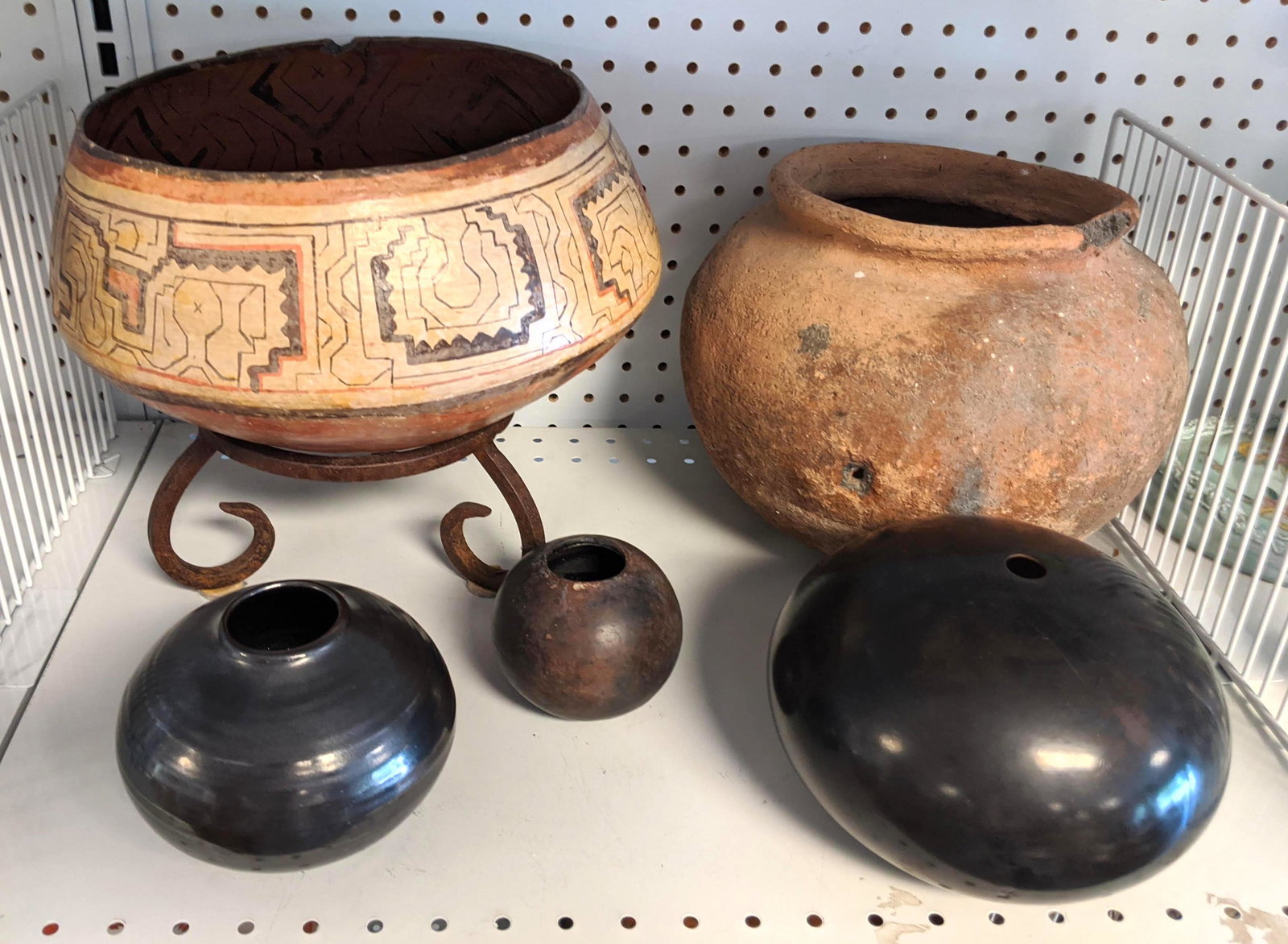 5pcs Lot. Southwest and Colombian Pottery. (1 of 7)