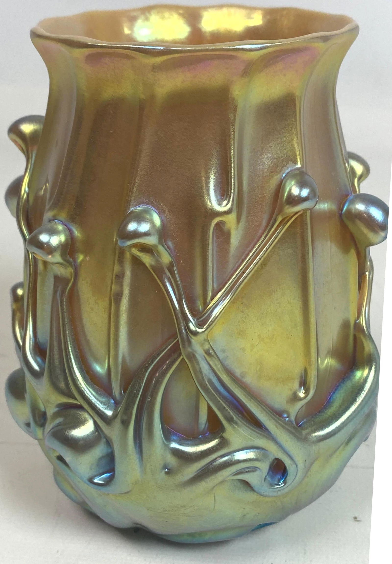 STEVEN LUNDBERG Glass Vase. 2002 Blown art glass vase. (1 of 7)