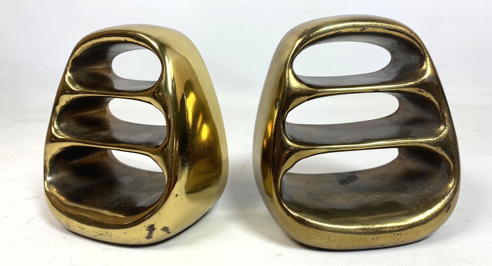 Pr BEN SIEBEL Metal Bookends. Organic drop form in gold (1 of 6)