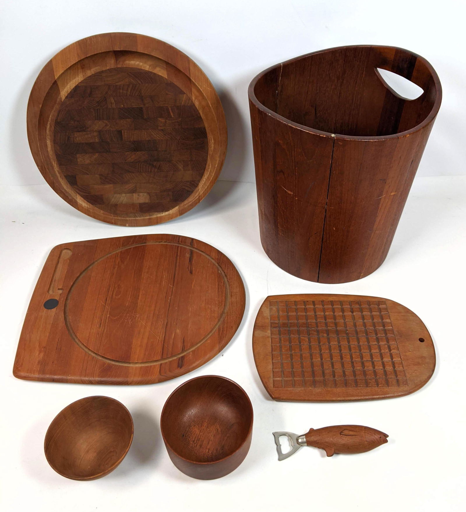 7pcs Modernist Teak Wood Ware. Waste can, trays, bowls. (1 of 19)