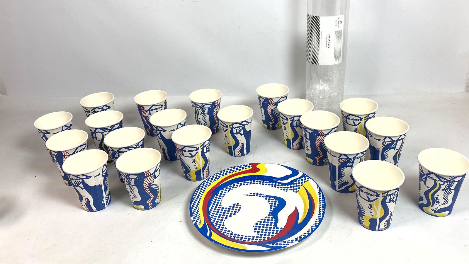 20pcs ROY LICHTENSTEIN Paper Cups and 1 Plate. Retailed (1 of 12)