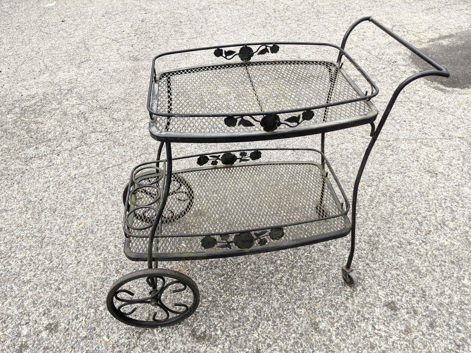 Outdoor Garden  Patio Salterini Style Iron Mesh B (1 of 6)