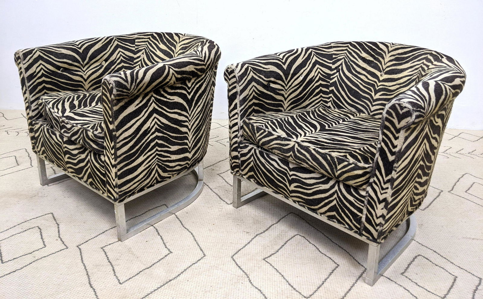 Pair ERWIN LAMBETH Lounge Chairs with Aluminum Frames. (1 of 10)