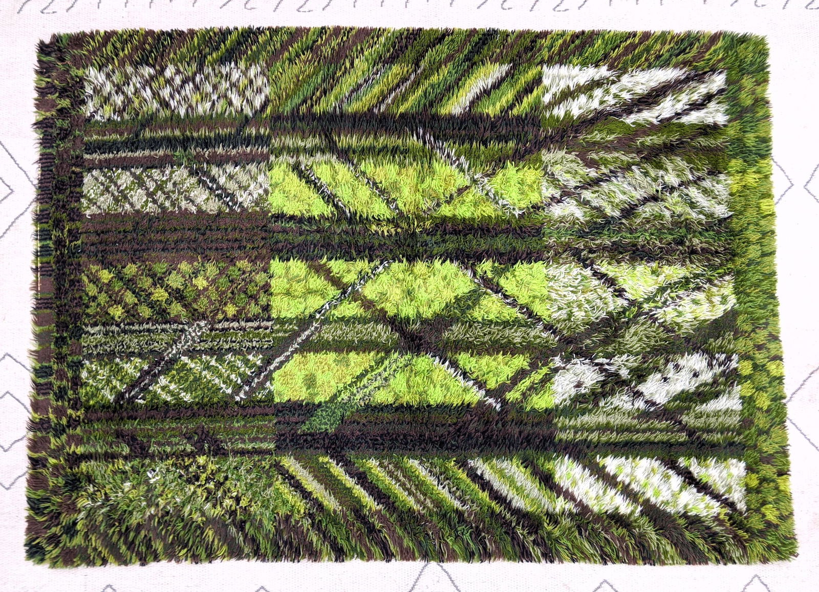 6Õ5x4Õ7 shag carpet OSTER GYLLEN Marianne Richter KOLMA (1 of 7)