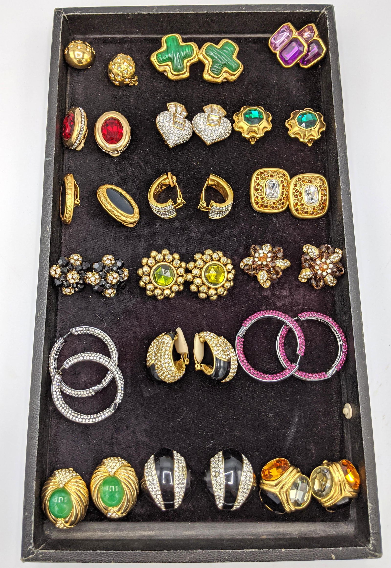 18 pr Designer Costume Earrings. CINER (4pr) SWAROVSKI (1 of 11)