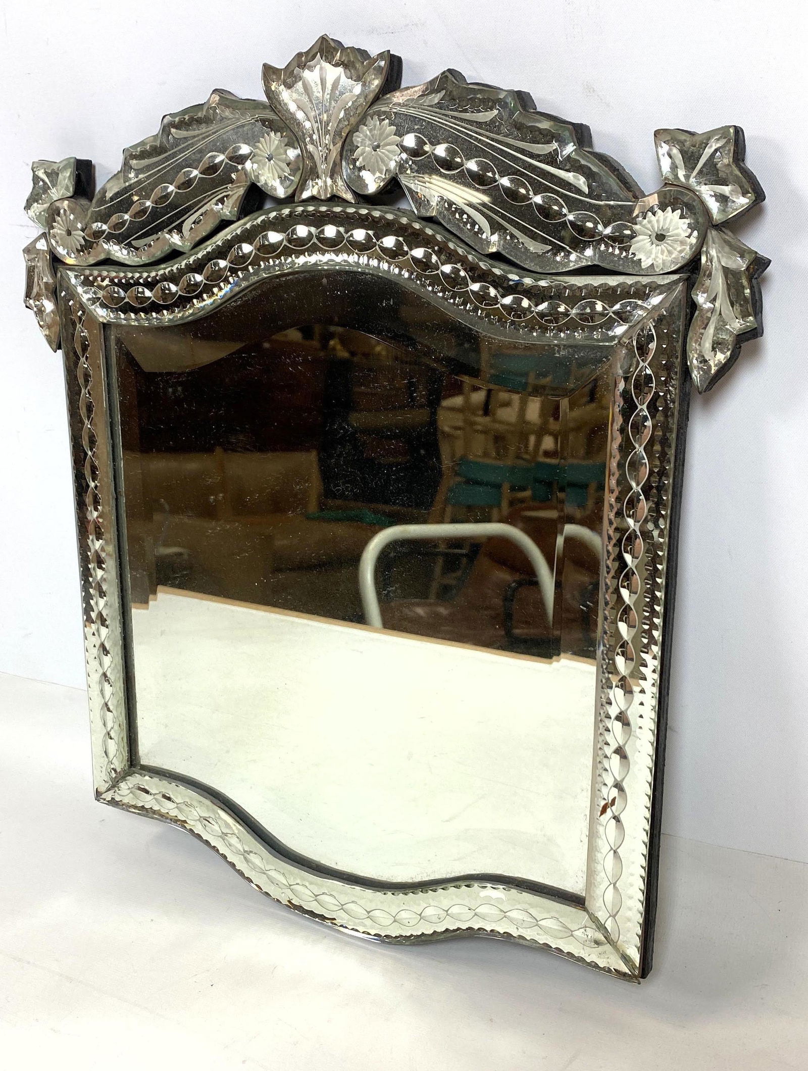 Small Venetian Style Wall Mirror.  Cut design to frame. (1 of 9)