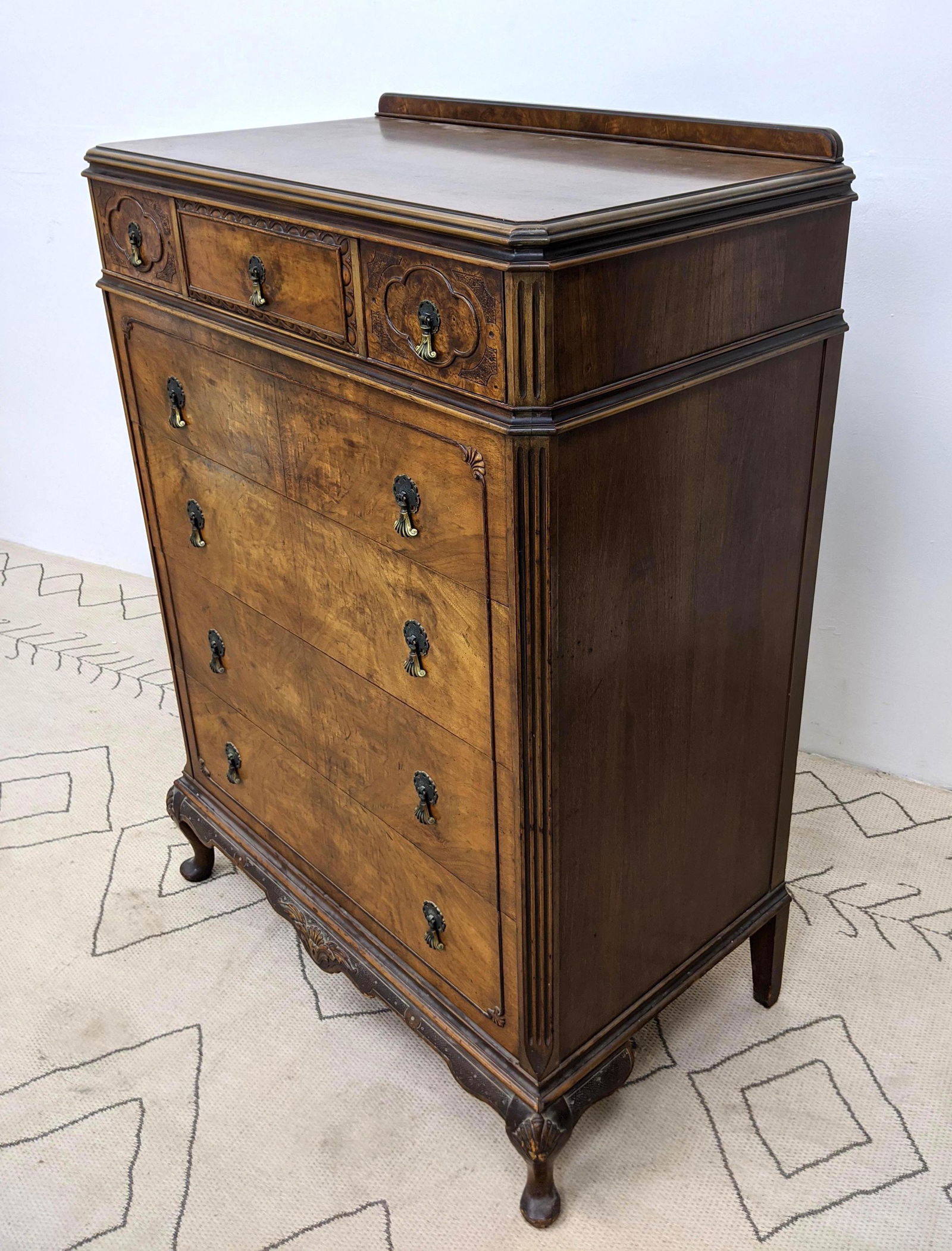 BERKEY and GAY Depression Era Dresser Tall Chest. (1 of 18)