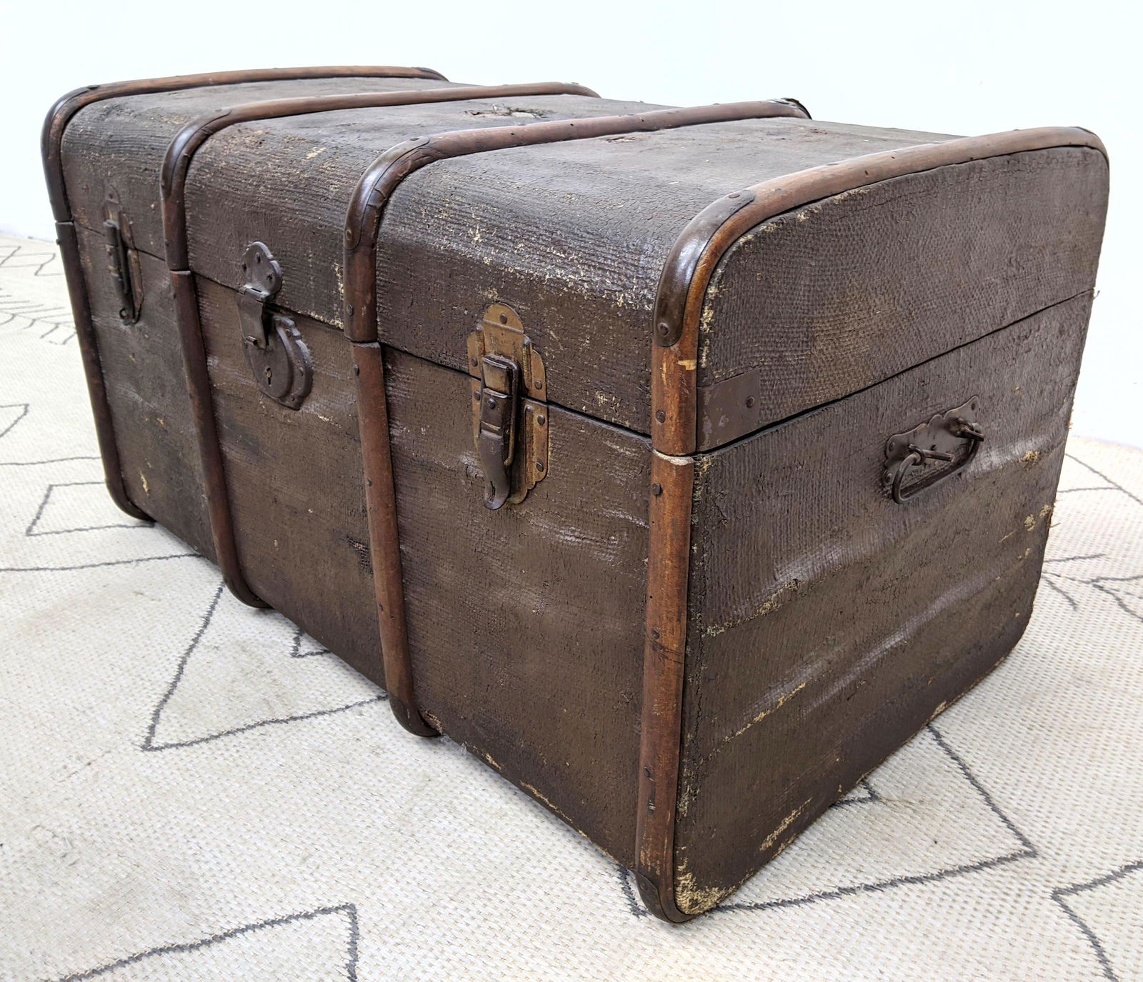 Antique trunk for auto for steam ship or stage coach. S (1 of 13)
