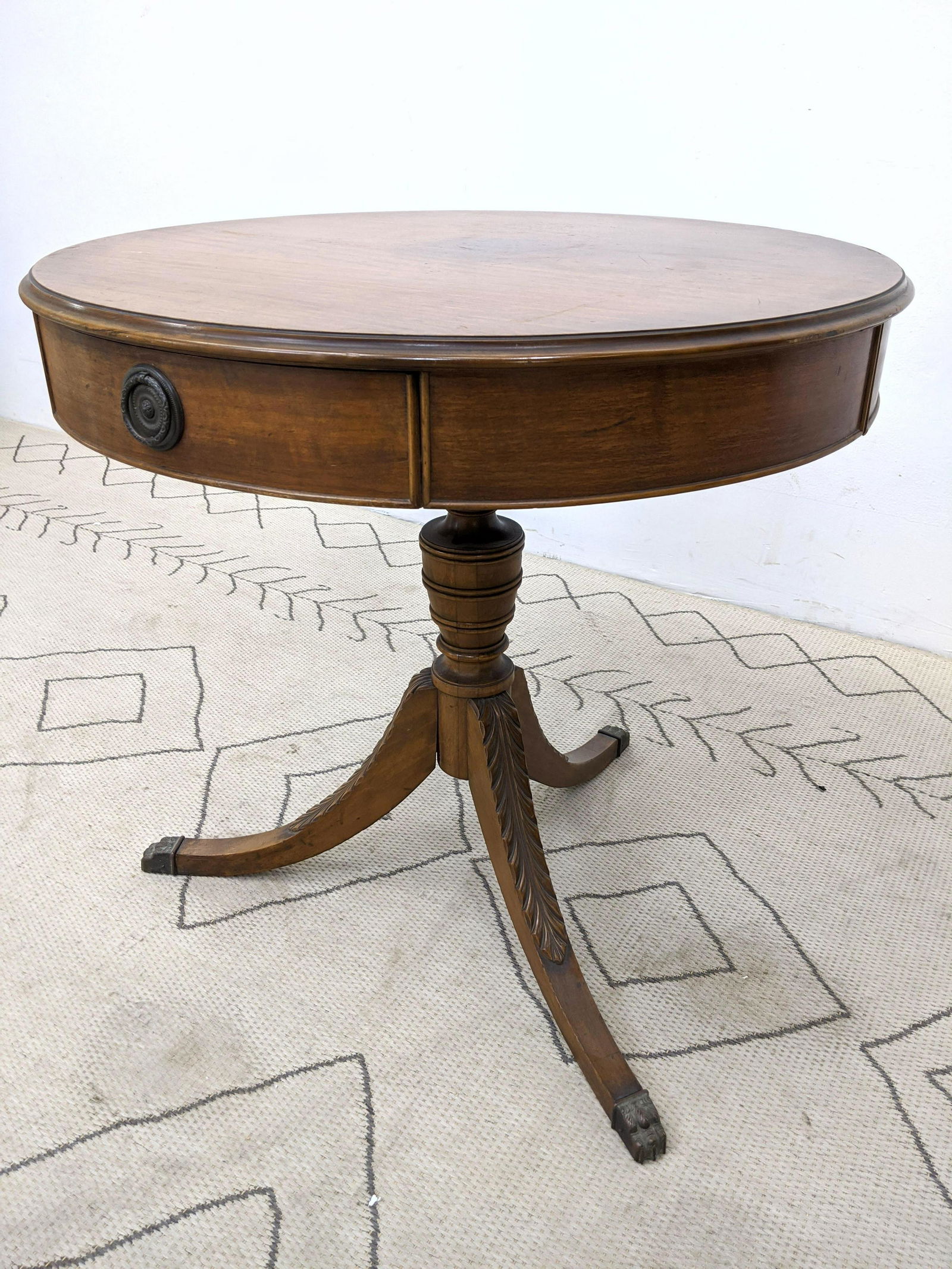 Mahogany Round Table with Duncan Phyfe Style Legs. (1 of 10)