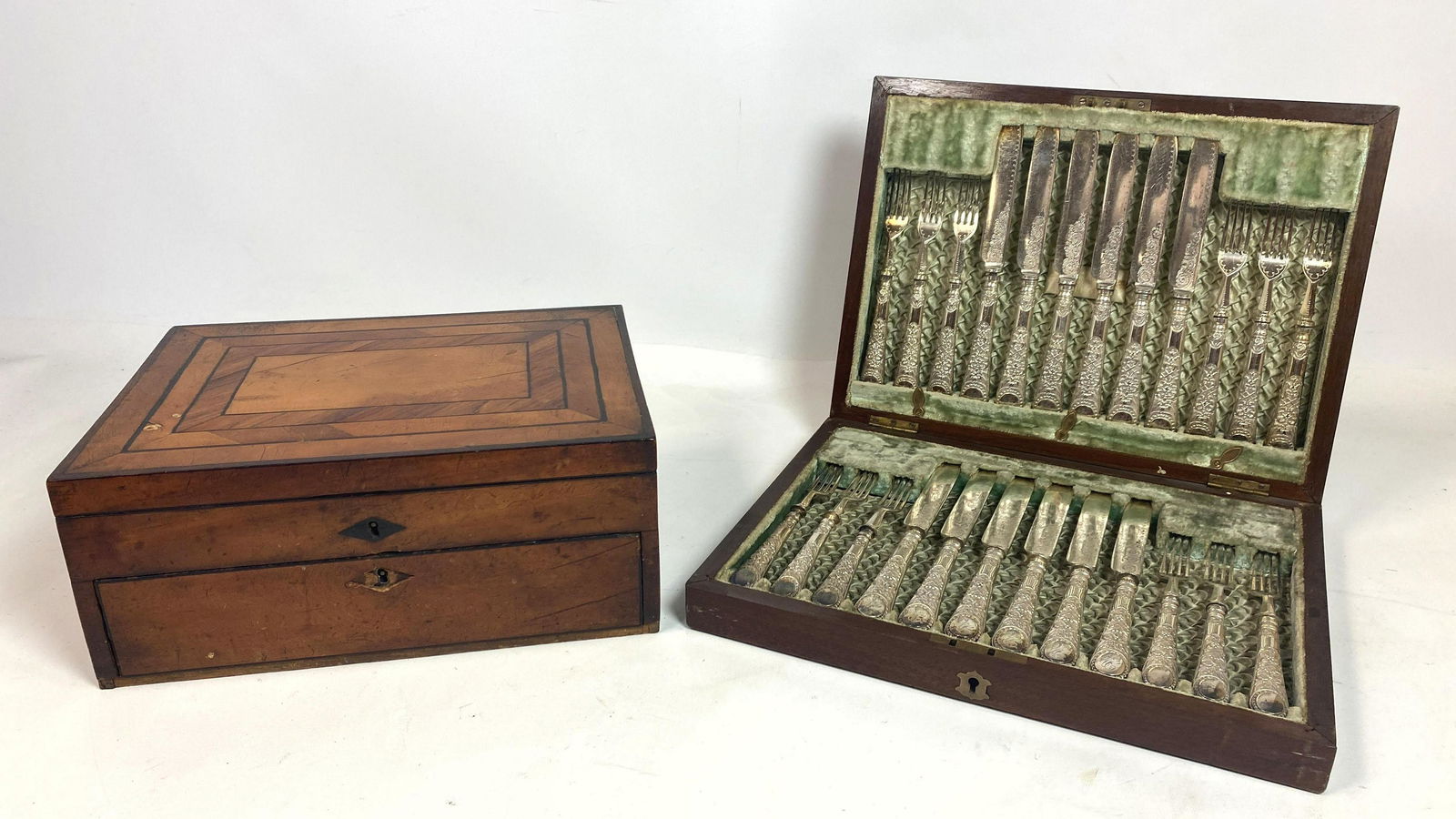 2pcs Lot.  Fancy engrave boxed flatware.  Banded storag (1 of 14)