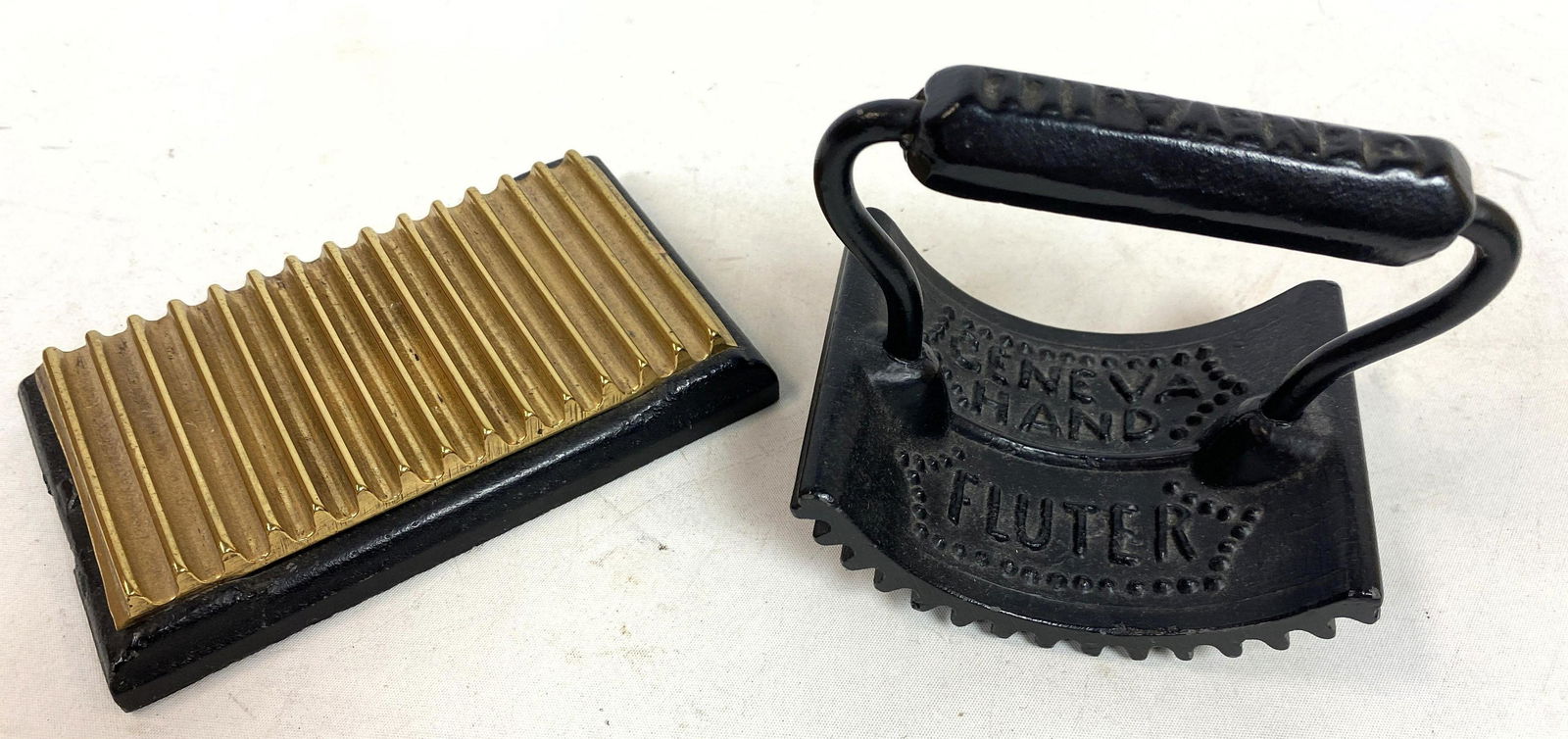 Antique Geneva Hand Fluter Iron. Cast Iron with Base (1 of 7)