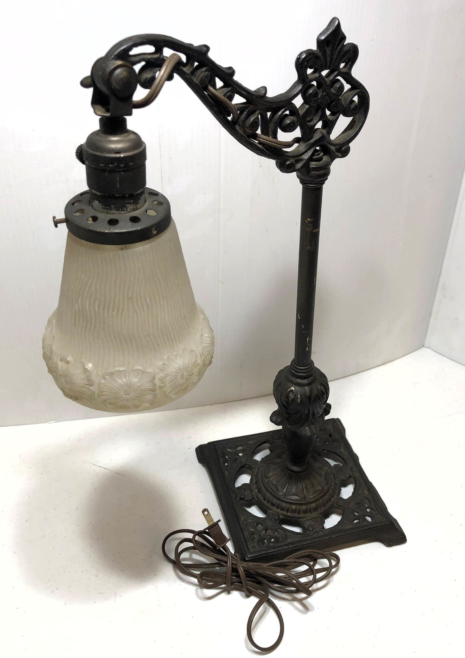 Vintage Iron and Glass Table Lamp with Glass Shade. (1 of 7)