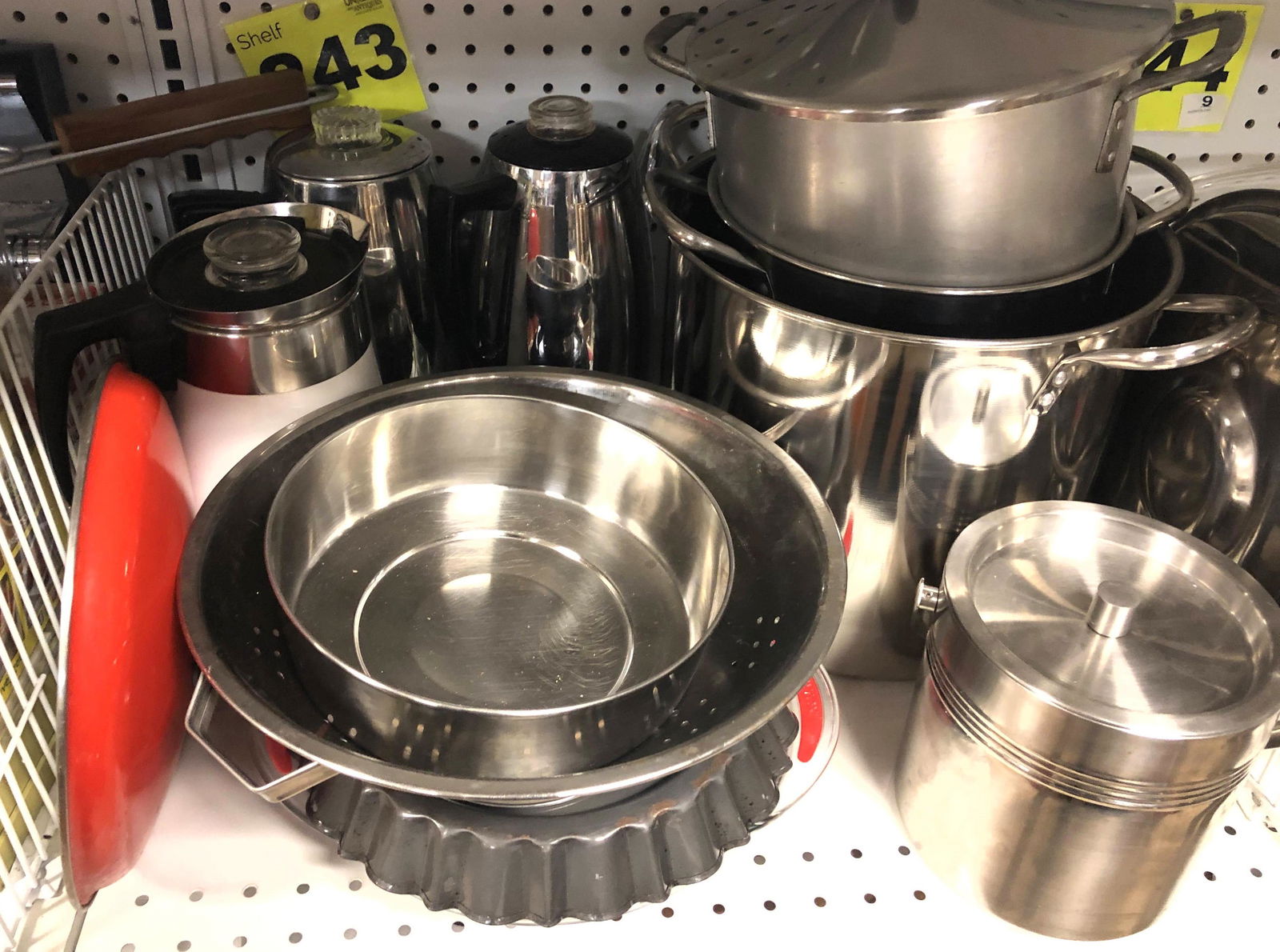 Pot Pans and Baking Tins. Pyrex Coffee Pot. (1 of 6)