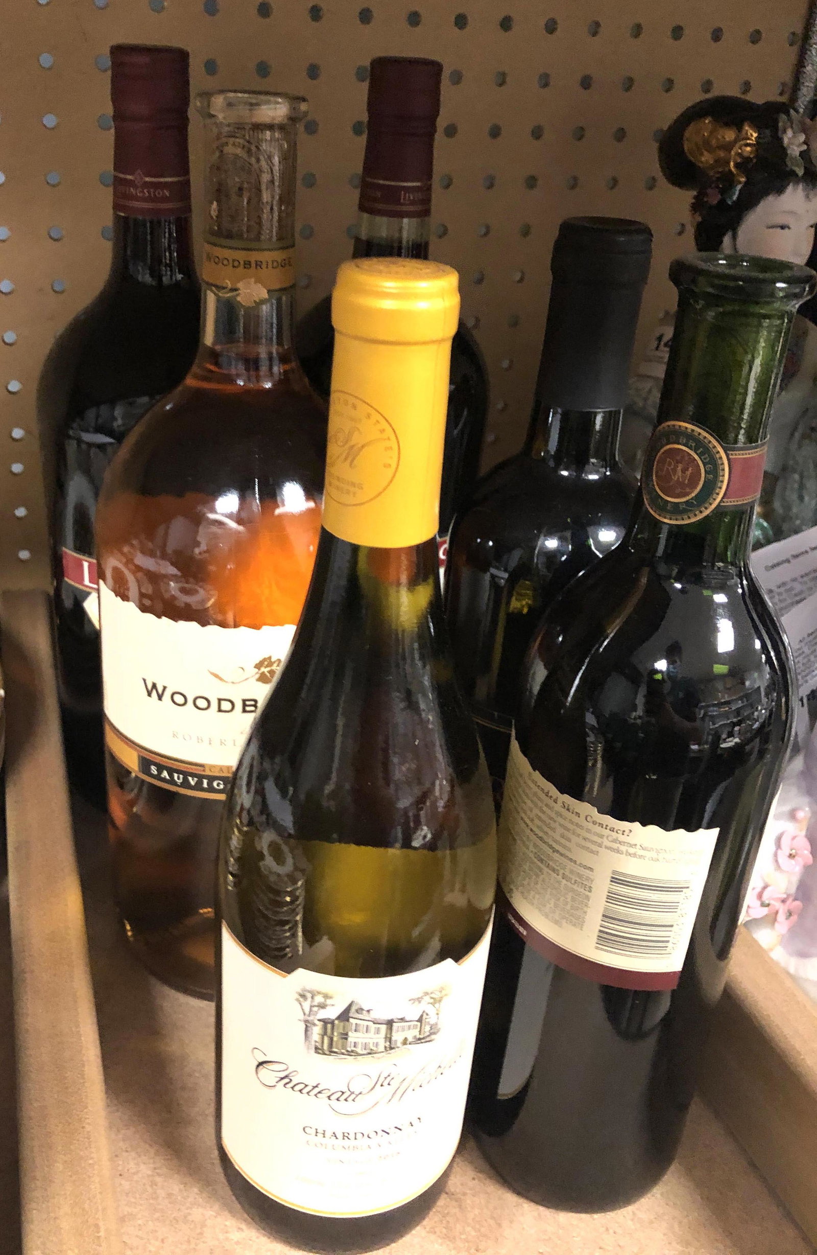 6 Bottles Chardonnay Red rose etc: 6 Bottles Chardonnay Red rose etc-- Dimensions: ---