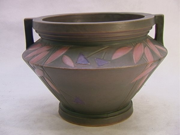 ROSEVILLE Futura Jardiniere Large. Pink and gray