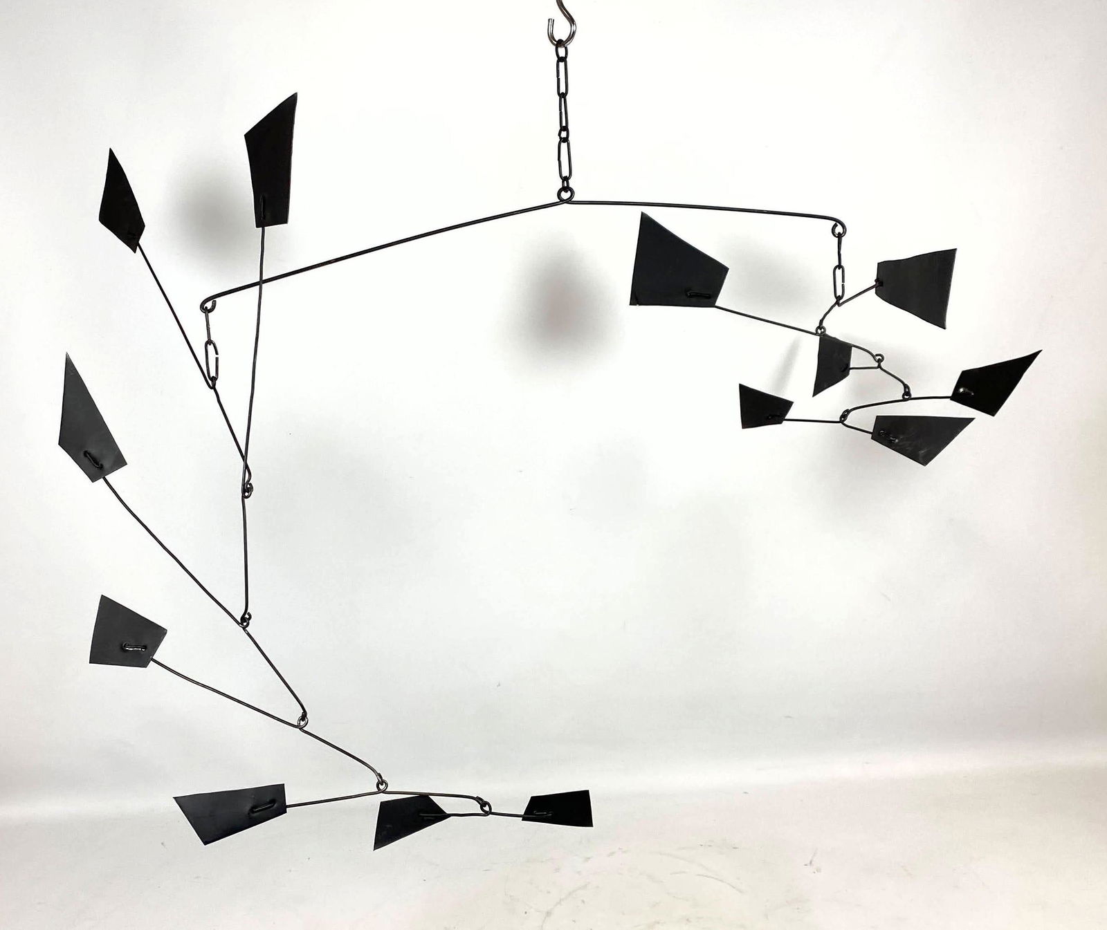 Mid Century Modern Mobile Hanging Sculpture. Black Pain (1 of 15)