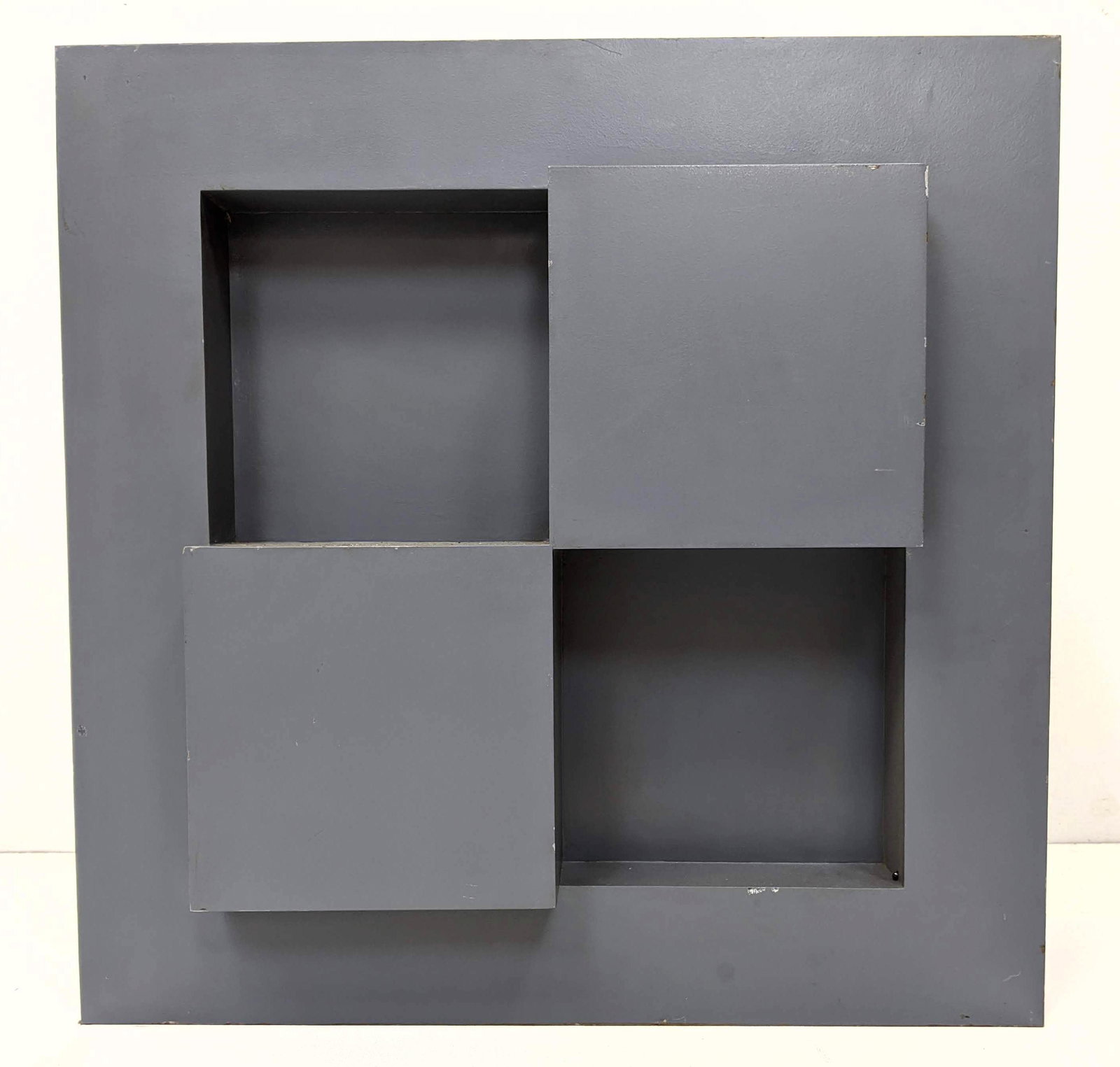 GERALD DiGIUSTO 1970 Painted Steel Sculpture. META BOX: GERALD DiGIUSTO 1970 Painted Steel Sculpture. META BOX 2. -- Dimensions: H: 24 inches: W: 24 inches: D: 13 inches ---