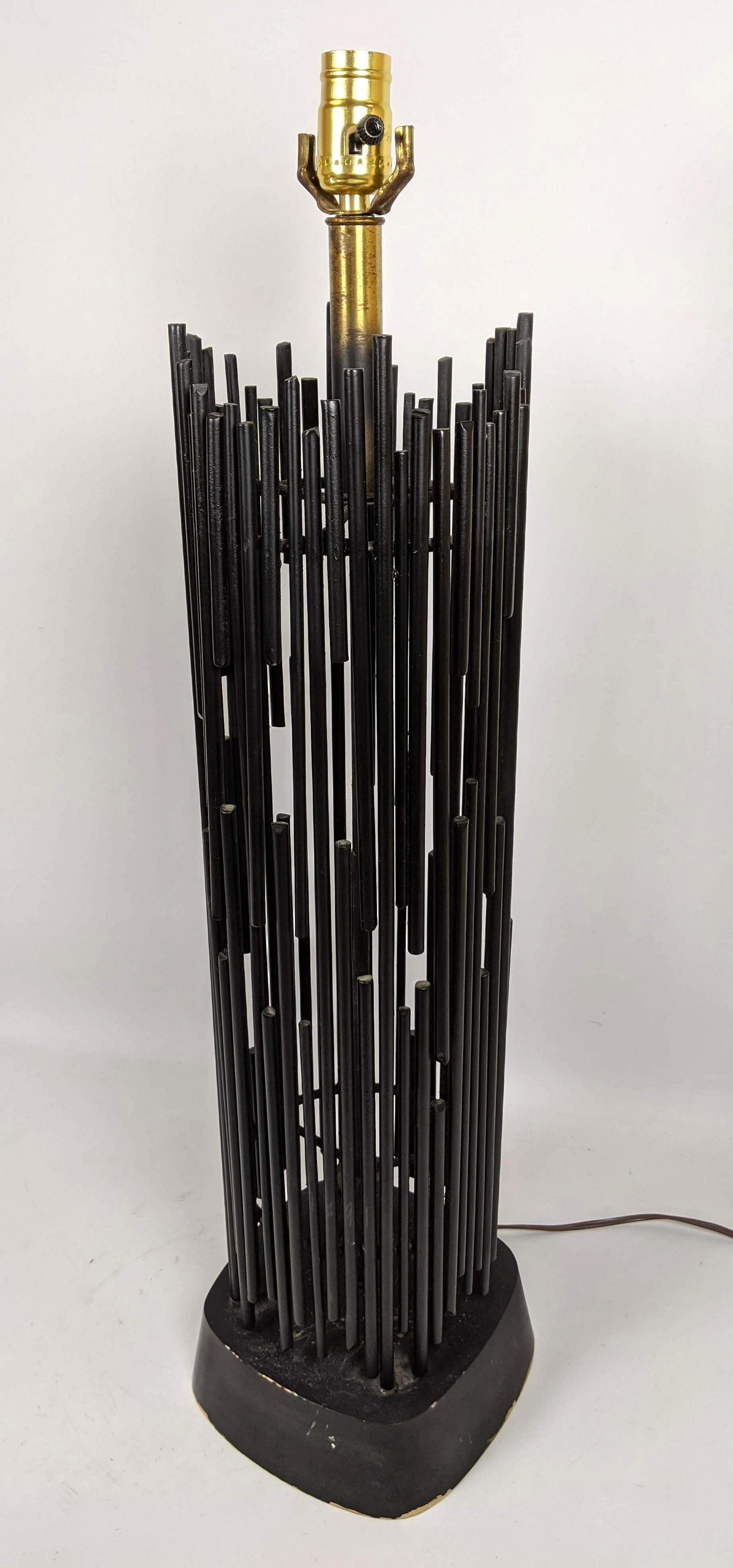 Designer Brutalist Metal Rod Table Lamp. (1 of 10)