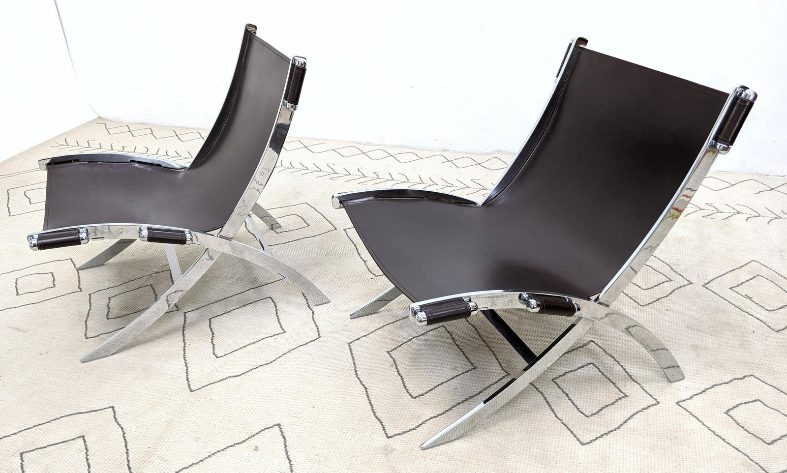 Pair Antonio Citterio style black leather sling chairs (1 of 10)