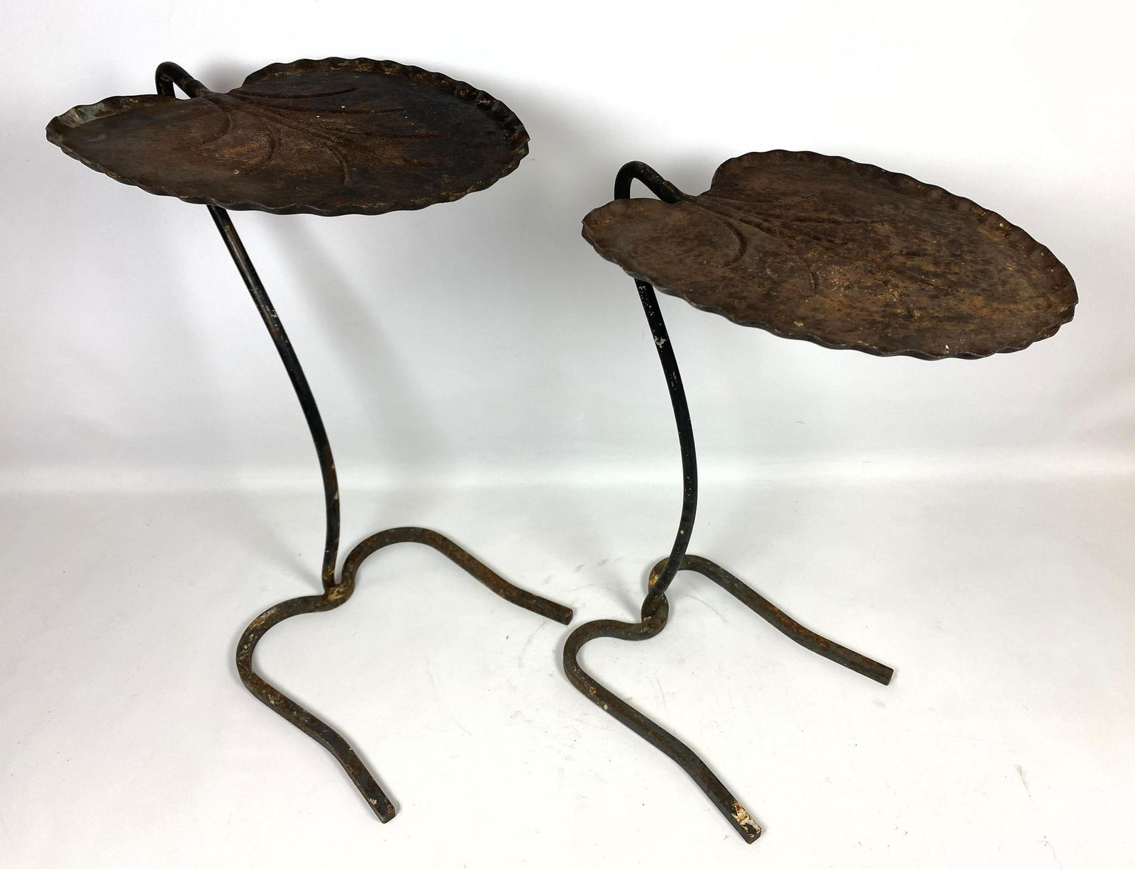 2pc SALTERINI Lily Pad Leaf Nesting Tables. (1 of 11)