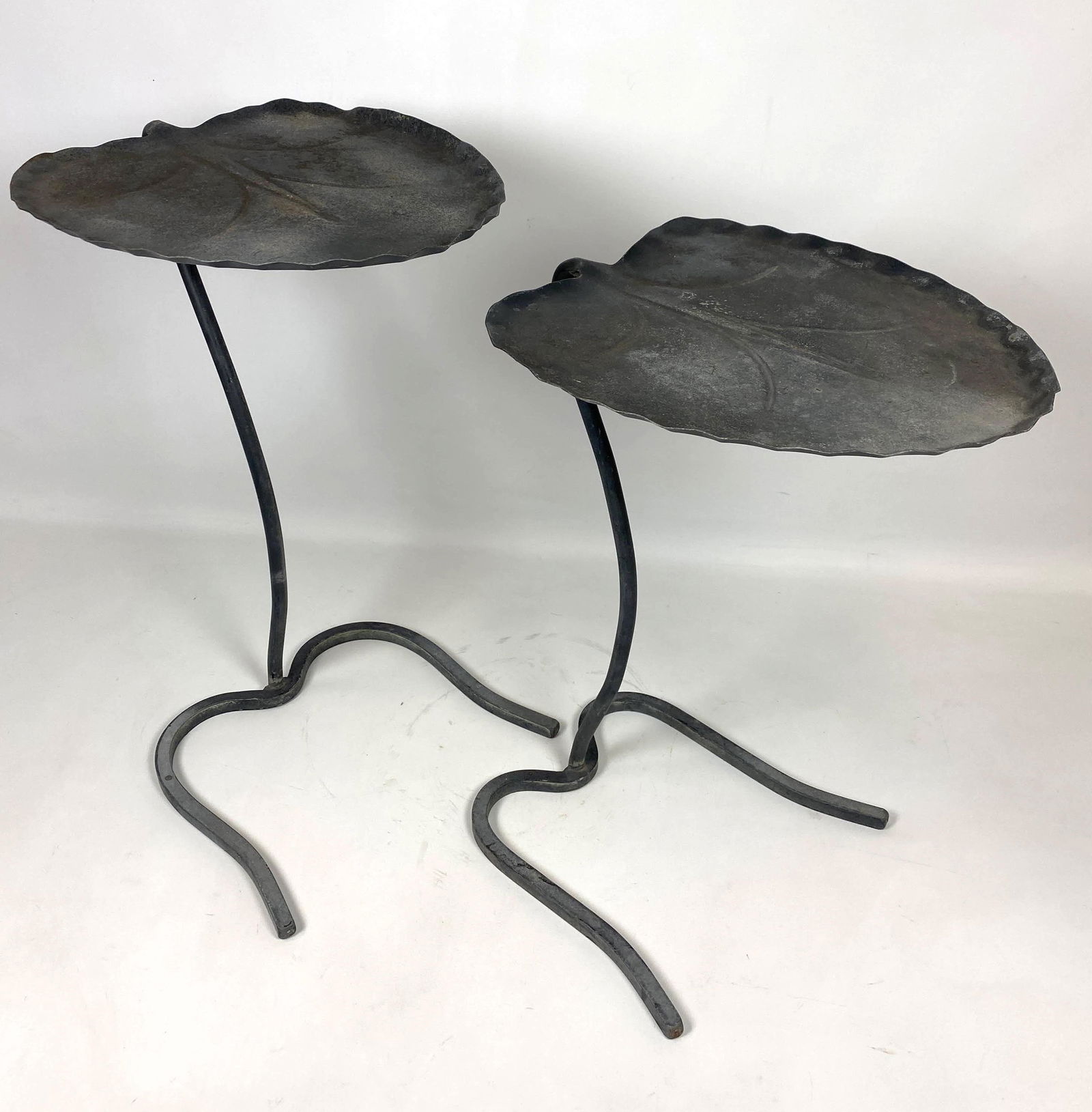 2pc SALTERINI Lily Pad Leaf Nesting Tables. (1 of 9)