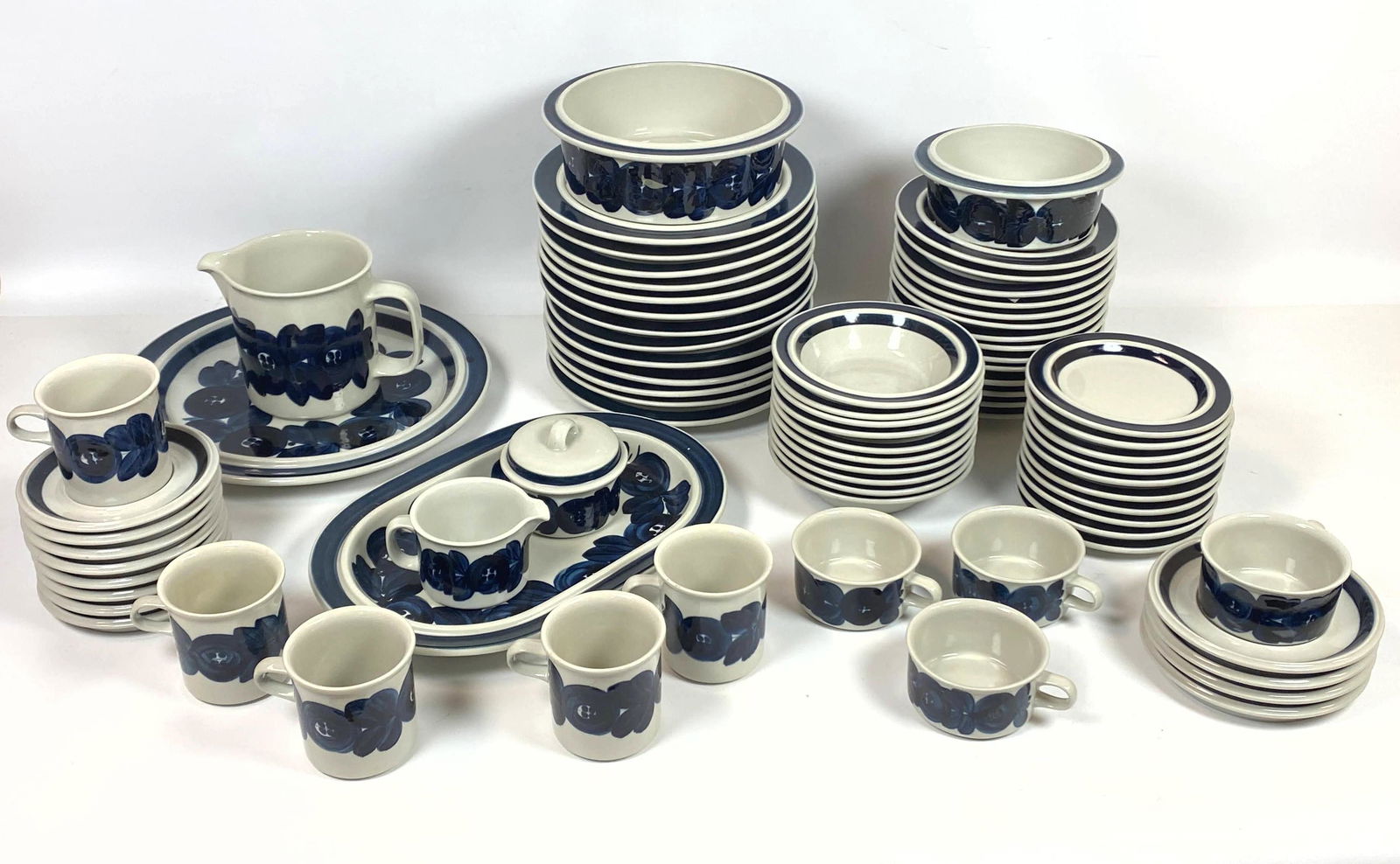 74 pcs ARABIA Dinner Service Dishes China Set. Plain pi (1 of 13)