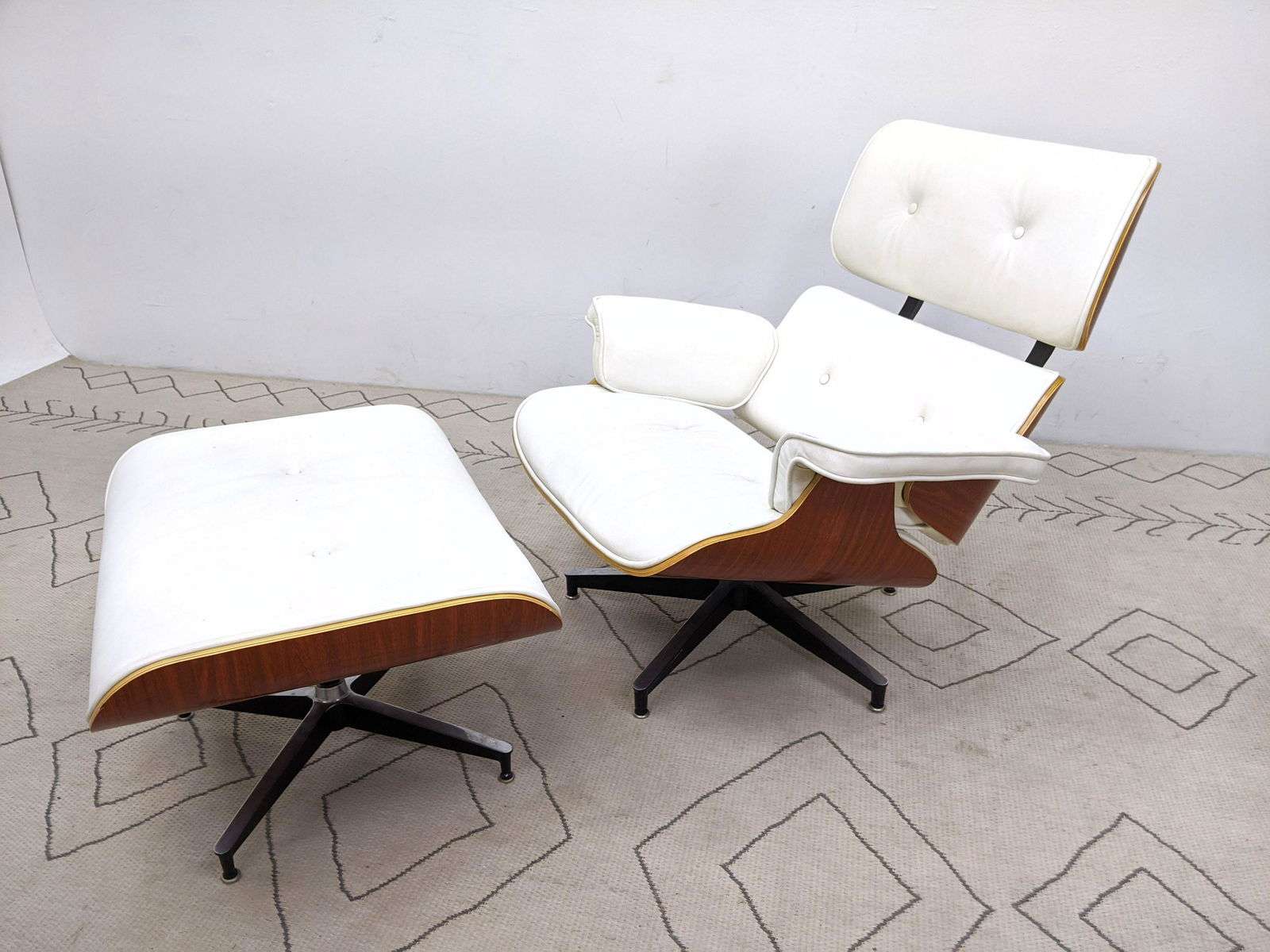 Eames Style Lounge Chair and Ottoman. White Leather. (1 of 14)