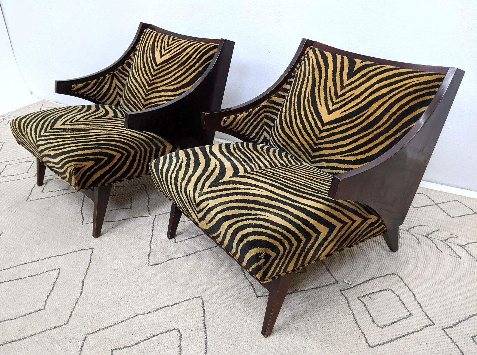 Decorator Oversized Lounge Chairs.  Italian Styling. Wo (1 of 11)