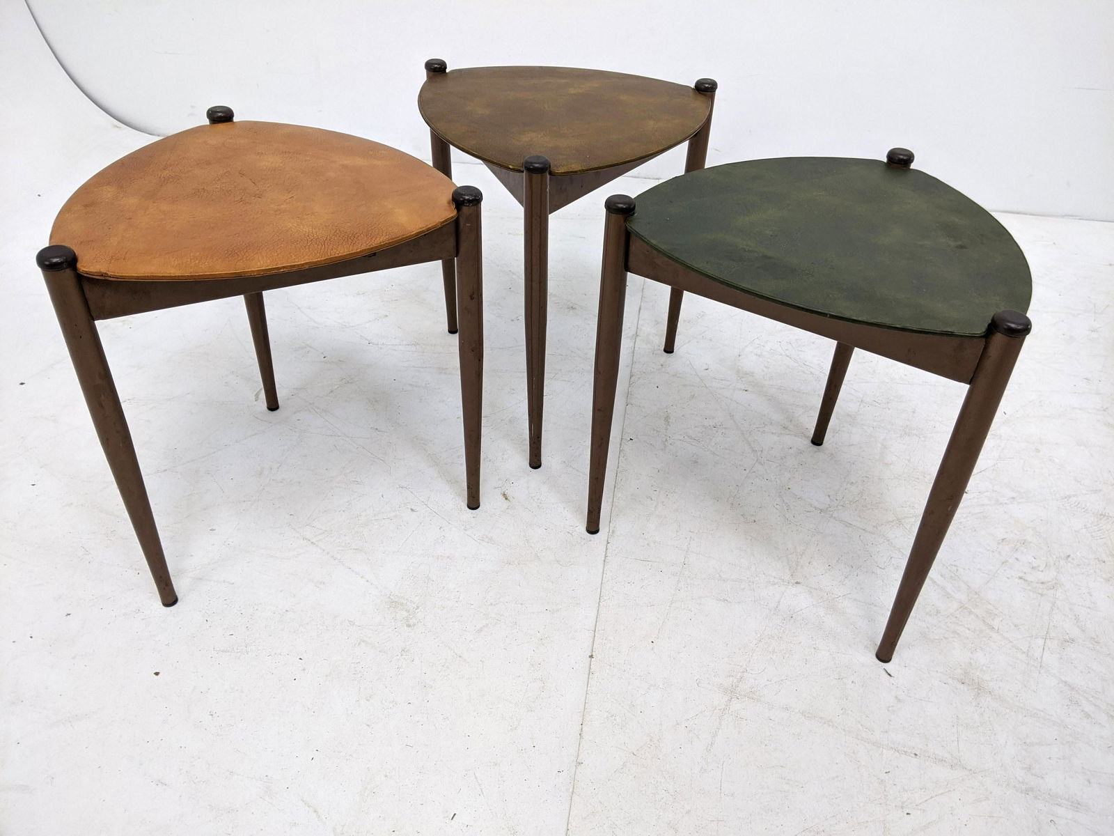 3pc Arthur Umanoff style Triangular Stacking End Tables (1 of 11)